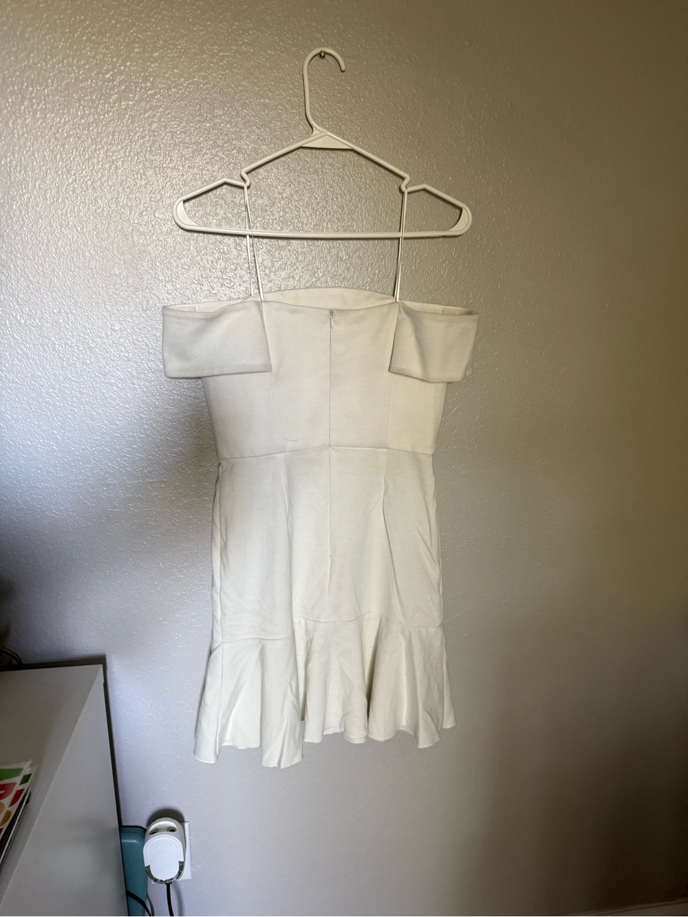 Off-Shoulder Cream Ruffle-Hem Dress - Picture 4 of 5